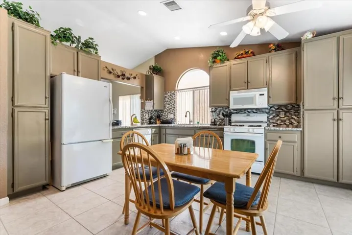 15-80595 Willow Ln-12