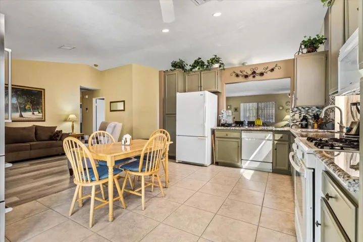 14-80595 Willow Ln-14