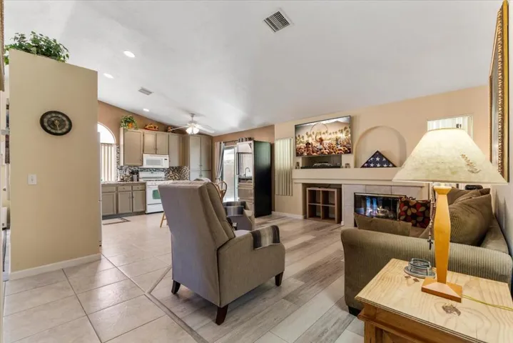 11-80595 Willow Ln-10