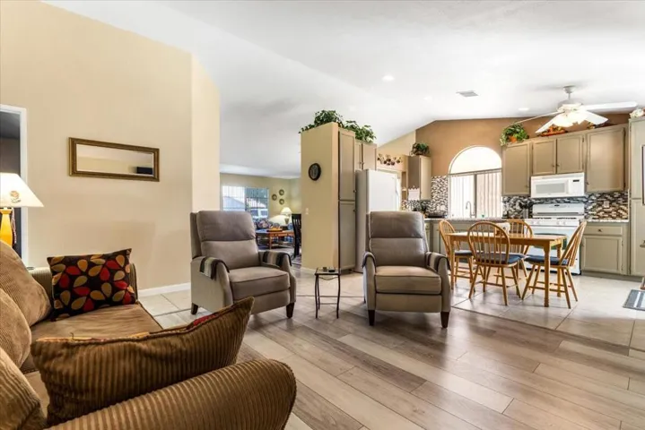 13-80595 Willow Ln-11