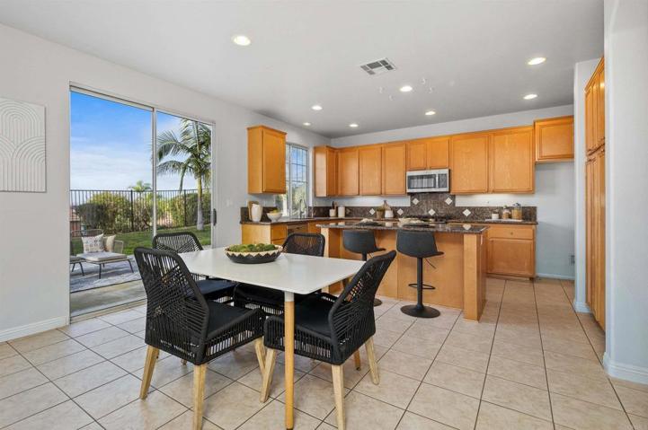 5018 Bella Collina, Oceanside, California 92056