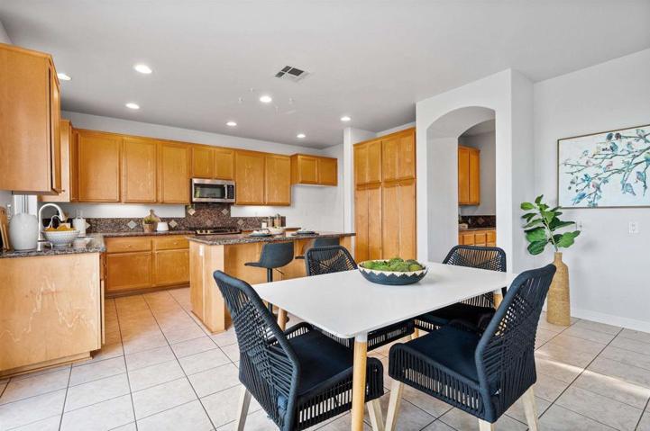 5018 Bella Collina, Oceanside, California 92056