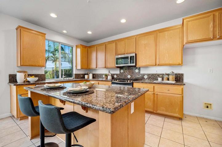 5018 Bella Collina, Oceanside, California 92056