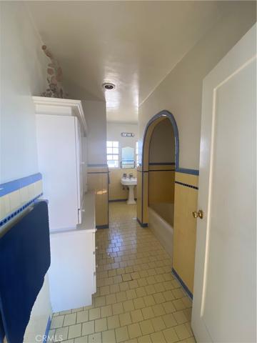 1335 S Redondo Boulevard, Los Angeles, California 90019