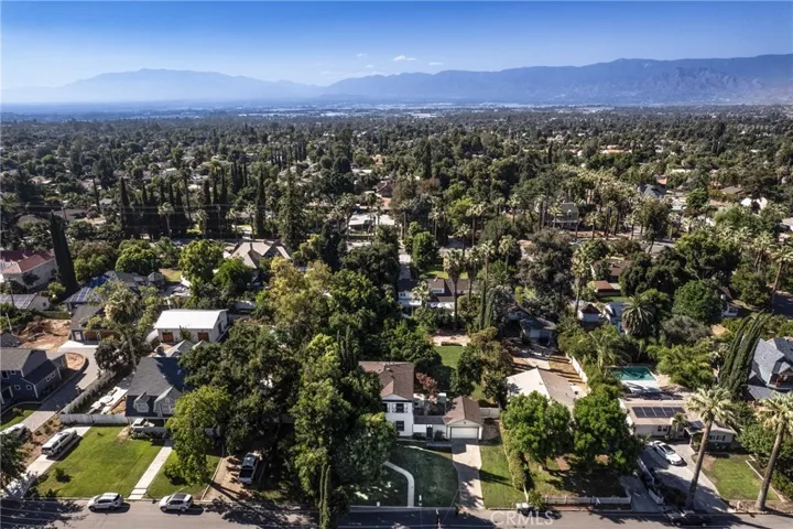 1110 Cedar Avenue, Redlands, California 92373