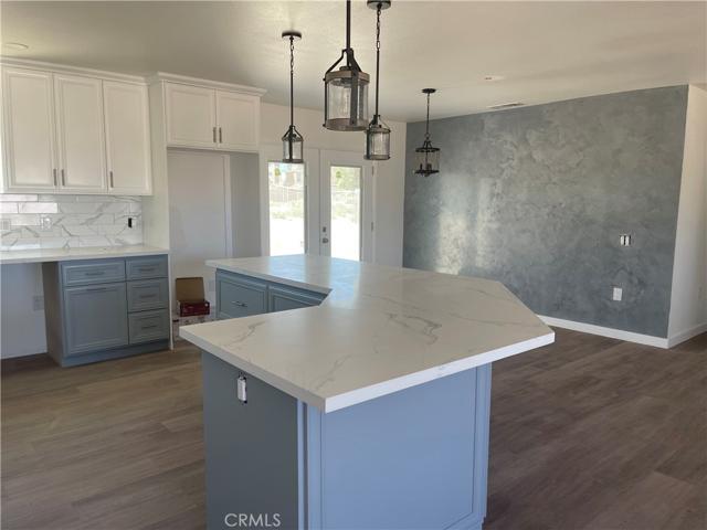 8843 Arrowhead Lake, Hesperia, California 92345