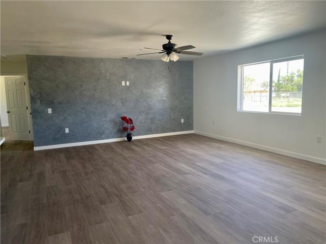 8843 Arrowhead Lake, Hesperia, California 92345
