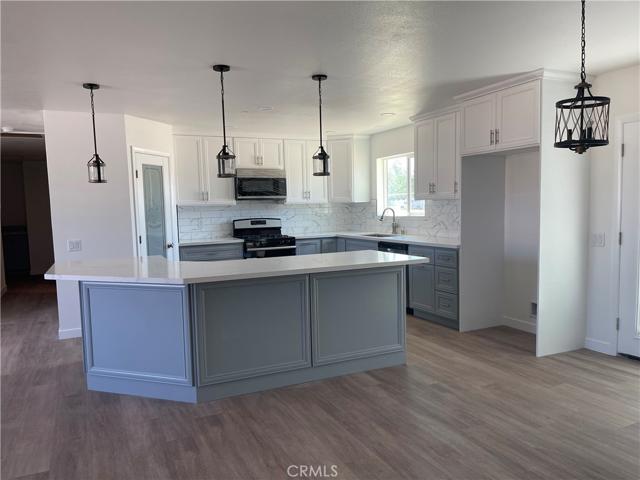 8843 Arrowhead Lake, Hesperia, California 92345