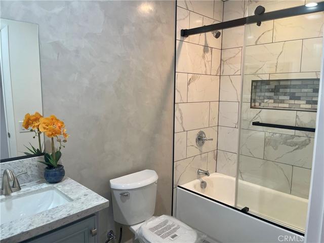 8843 Arrowhead Lake, Hesperia, California 92345