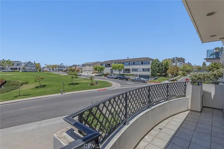 414 Carnation Avenue, Corona del Mar, California 92625