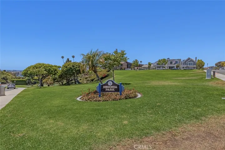 414 Carnation Avenue, Corona del Mar, California 92625
