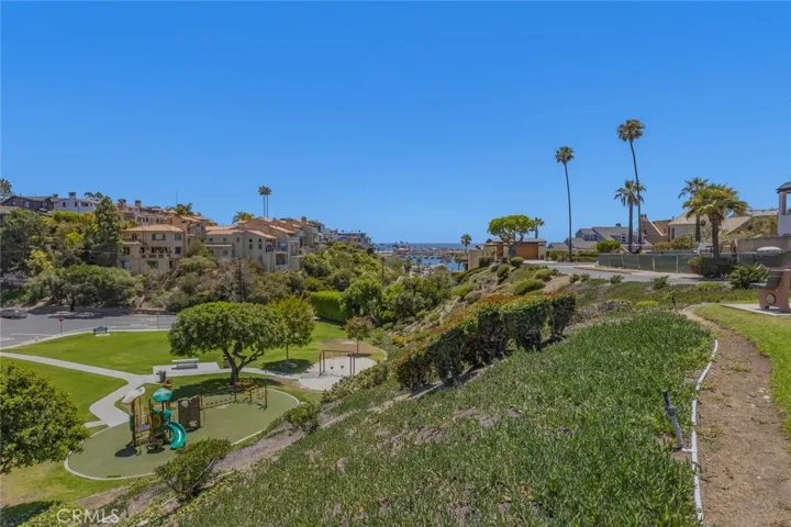 414 Carnation Avenue, Corona del Mar, California 92625