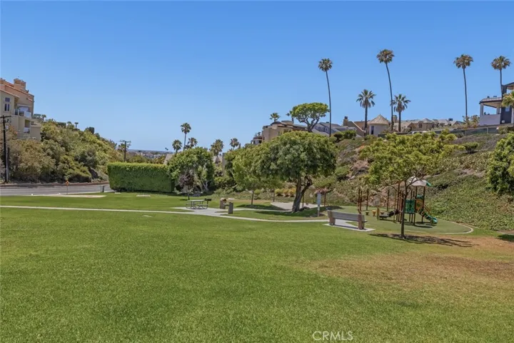 414 Carnation Avenue, Corona del Mar, California 92625