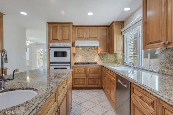 414 Carnation Avenue, Corona del Mar, California 92625