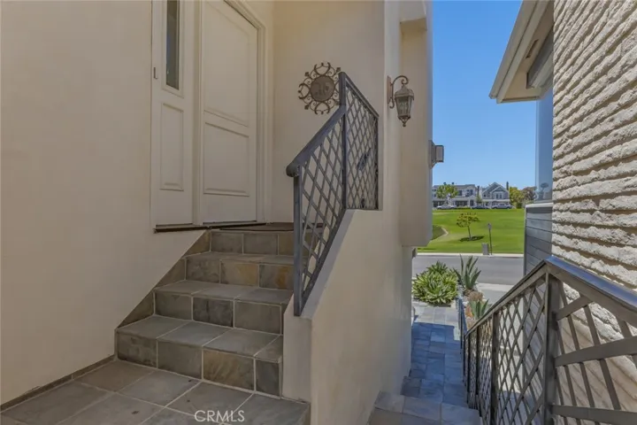414 Carnation Avenue, Corona del Mar, California 92625