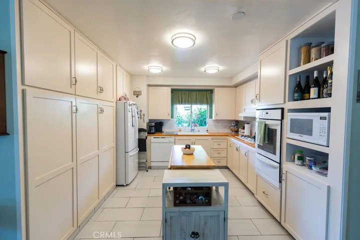 1037 Nancy Drive Unit 76, San Luis Obispo, California 93405