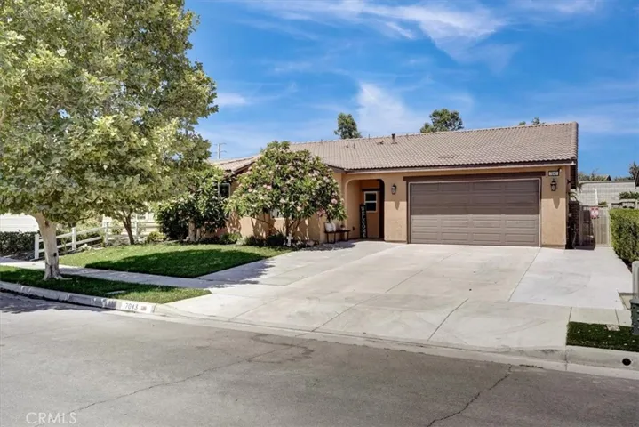 7043 Stockton Drive, Eastvale, California 92880