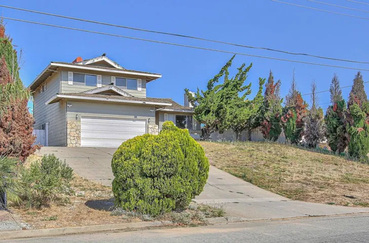 19360 Bellinzona Avenue, Salinas, California 93906