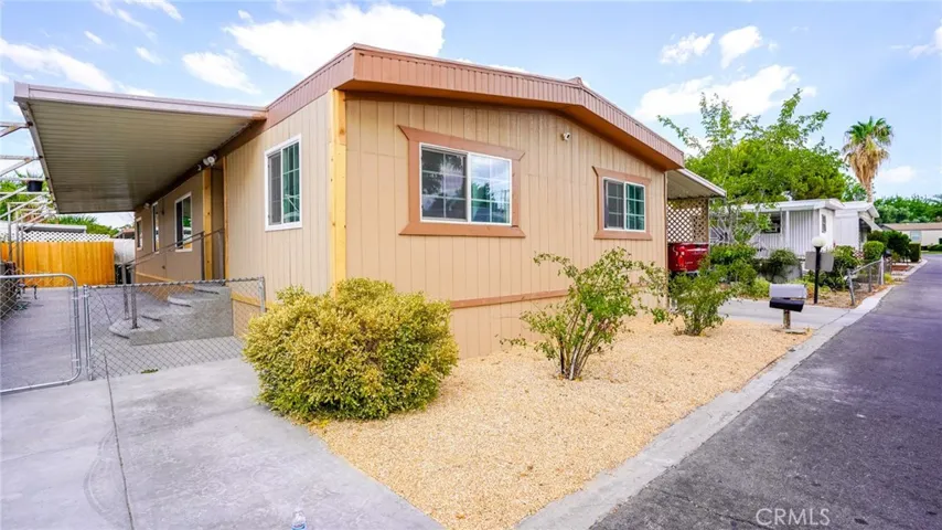 43850 20th E Street Unit 36, Lancaster, California 93535