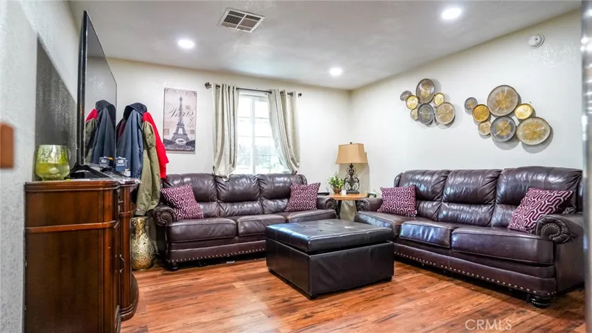 43850 20th E Street Unit 36, Lancaster, California 93535