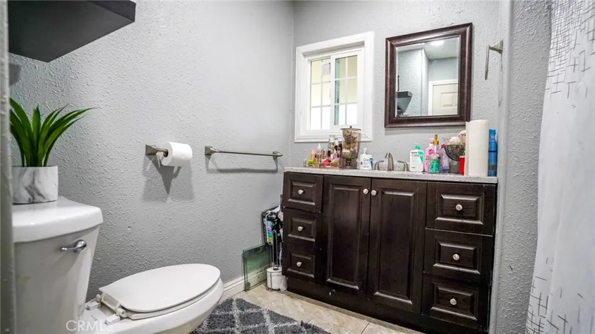 43850 20th E Street Unit 36, Lancaster, California 93535