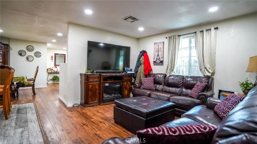 43850 20th E Street Unit 36, Lancaster, California 93535