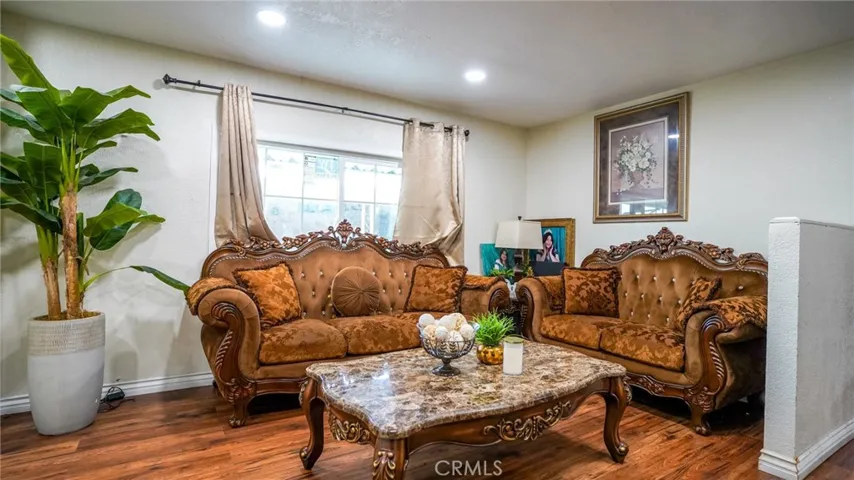 43850 20th E Street Unit 36, Lancaster, California 93535