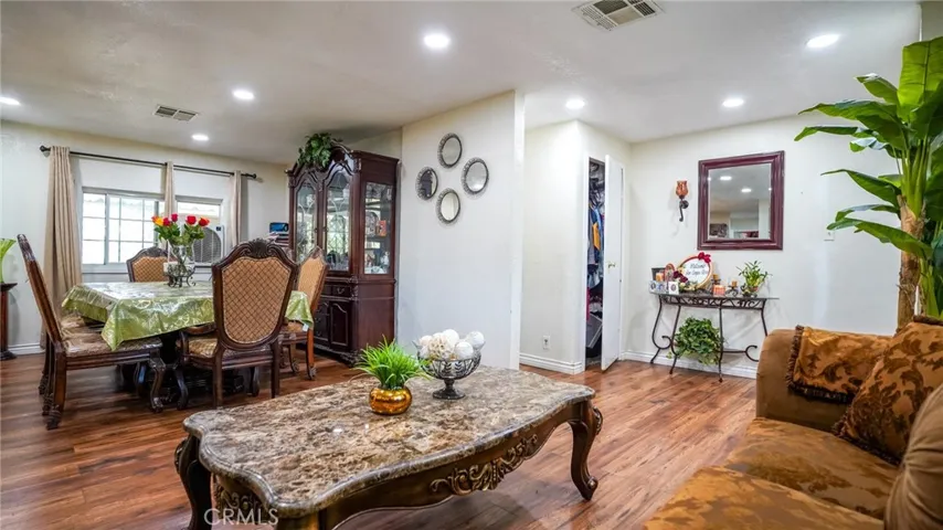 43850 20th E Street Unit 36, Lancaster, California 93535
