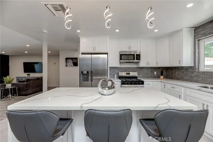 19847 Arminta Street, Winnetka, California 91306