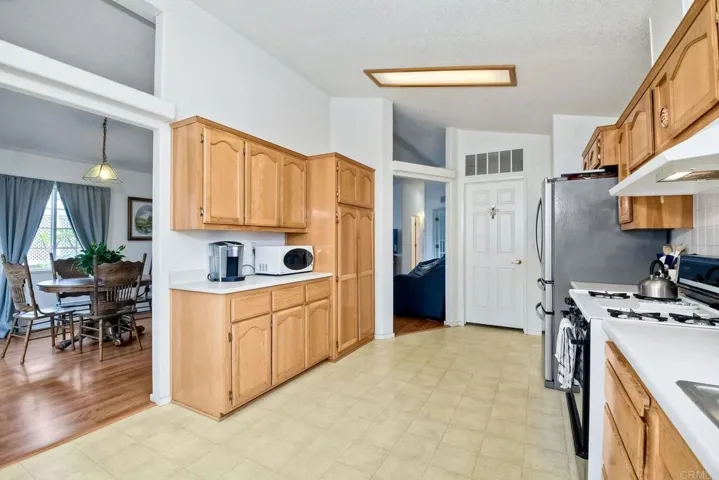 6503 Friendly Place, Carlsbad, California 92011