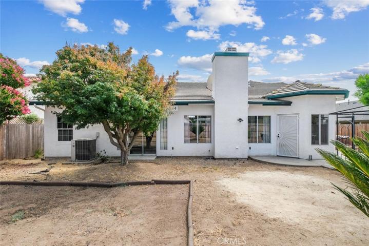 2132 E Lexington Avenue, Fresno, California 93720
