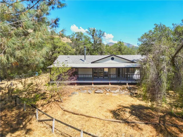 29927 Waterleaf Lane, Prather, California 93651