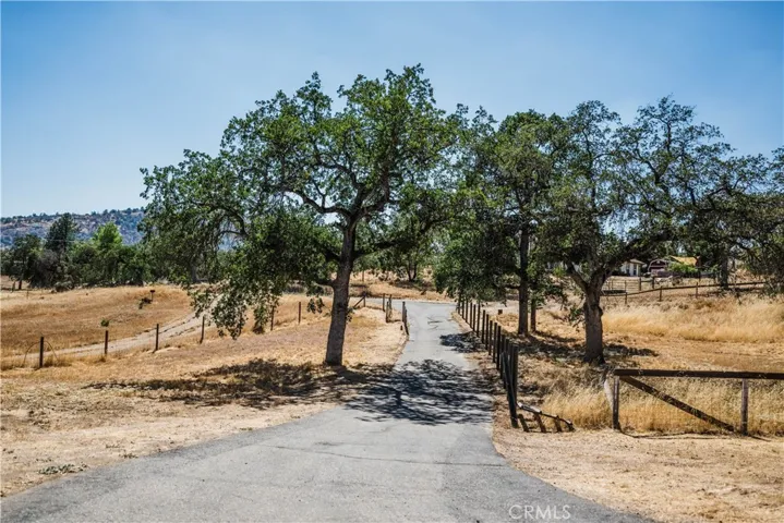 29927 Waterleaf Lane, Prather, California 93651