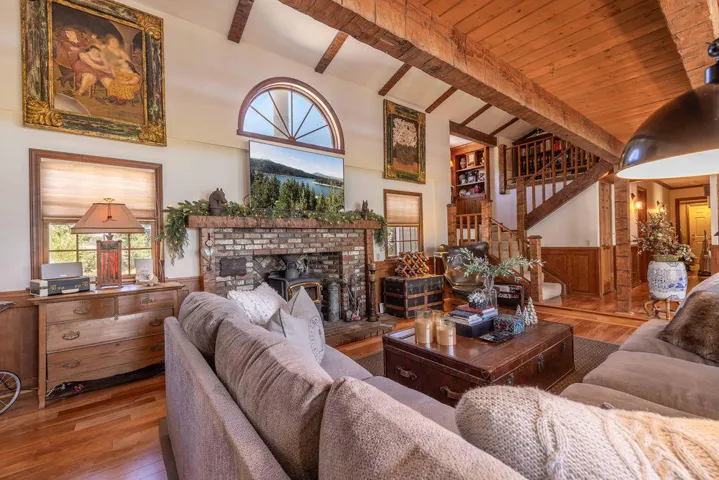 LivingRoom2