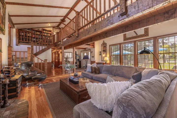 LivingRoom4