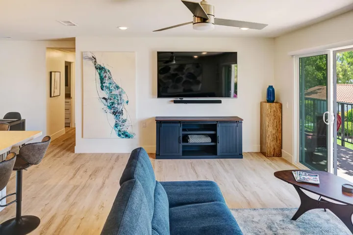 2196 Via Mariposa_0094