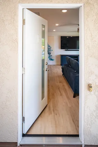 2196 Via Mariposa_0298