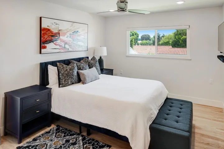 2196 Via Mariposa_0211