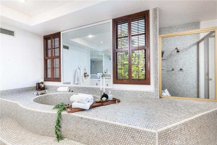2086 Ridge Drive, Los Angeles, California 90049