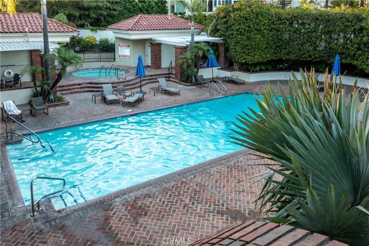 2086 Ridge Drive, Los Angeles, California 90049