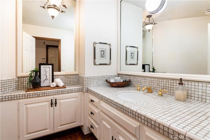 2086 Ridge Drive, Los Angeles, California 90049