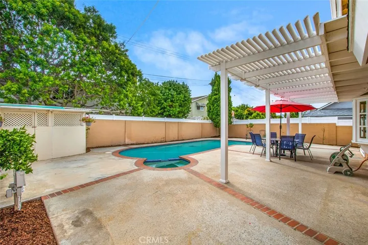 View from side patio to pool