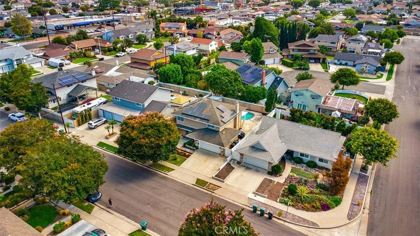 Very nice neighborhood of well-maintained homes.  Plus solar panels on the roof!