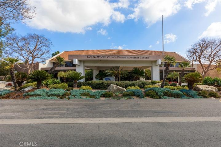 5488 Paseo Del Lago W Unit B, Laguna Woods, California 92637