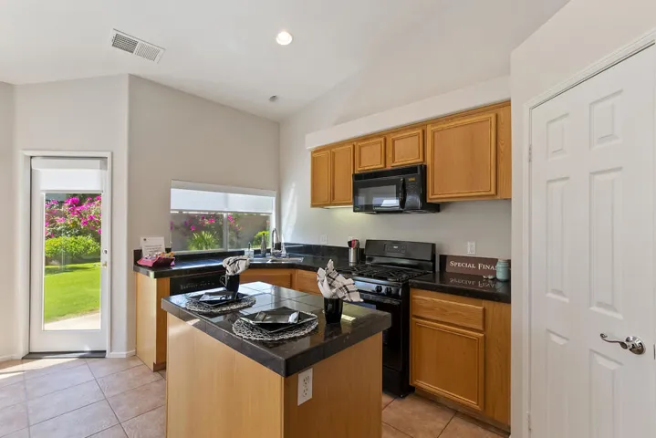 015_Kitchen