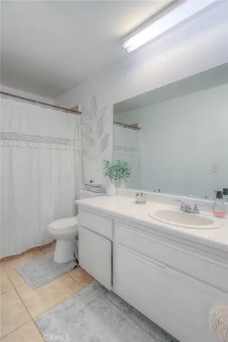 Unit 2 - Primary Bathroom