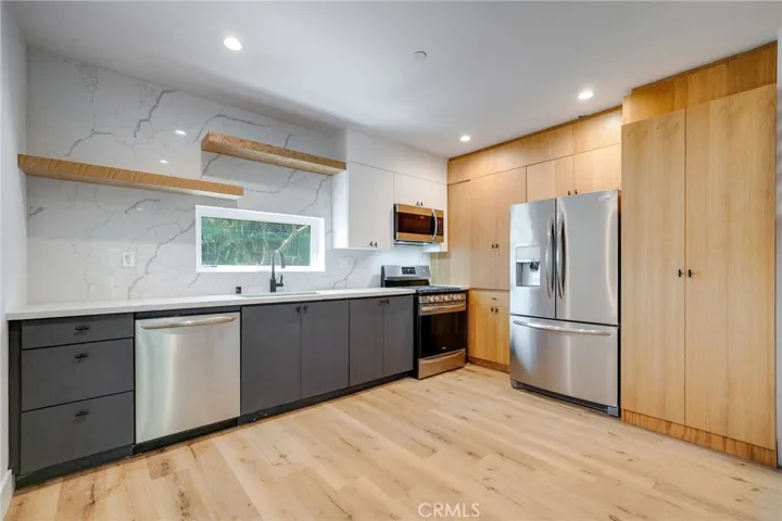 6201 La Mirada Avenue Unit 4, Hollywood, California 90038