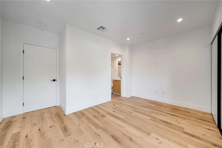 6201 La Mirada Avenue Unit 4, Hollywood, California 90038