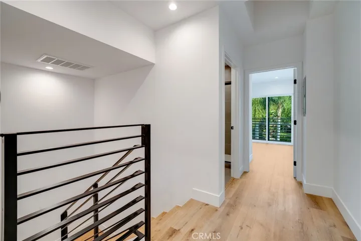 6201 La Mirada Avenue Unit 4, Hollywood, California 90038