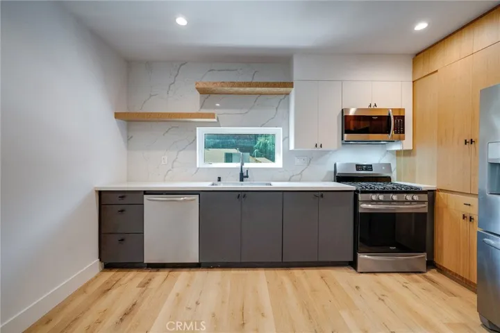 6201 La Mirada Avenue Unit 4, Hollywood, California 90038
